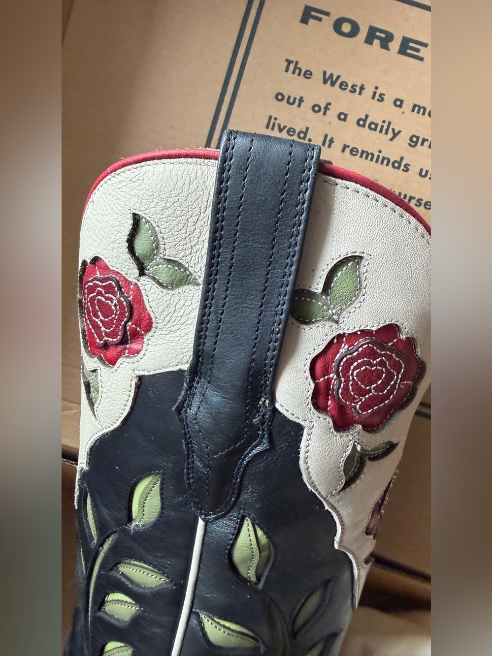 Tecovas Annie Roses in Midnight / Bone - Size 7B - Price Firm - Picture 3 of 8